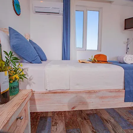 Alina Hotel 3*
